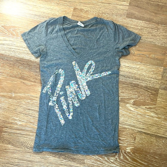 Y2K Vintage Victoria’s Secret Pink sequence V-neck gray T-shirt women’s small - Picture 2 of 6
